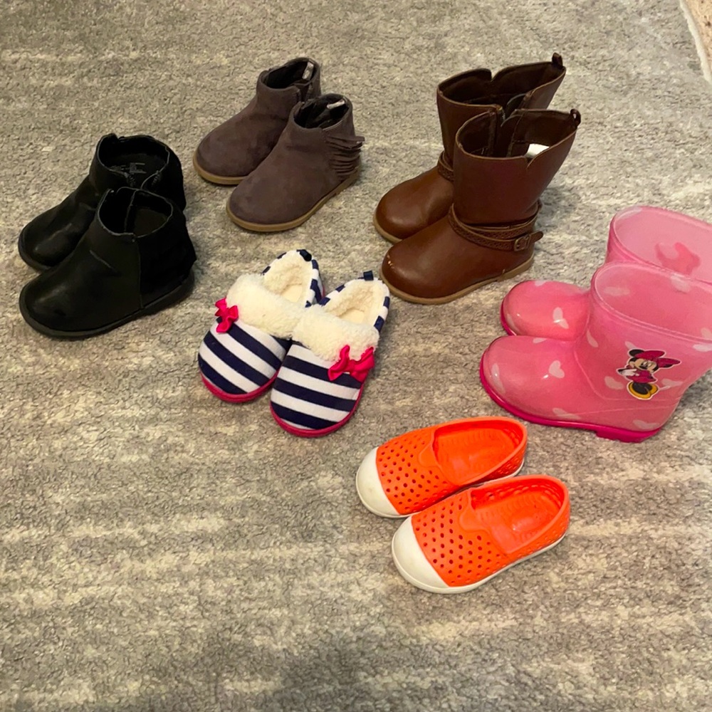Size 5 shoe bundle.